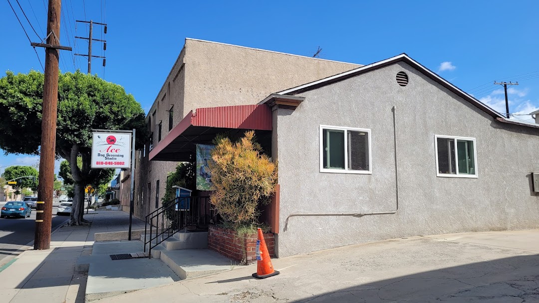 Ace Dog Grooming Studio building and signage, Burbank CA