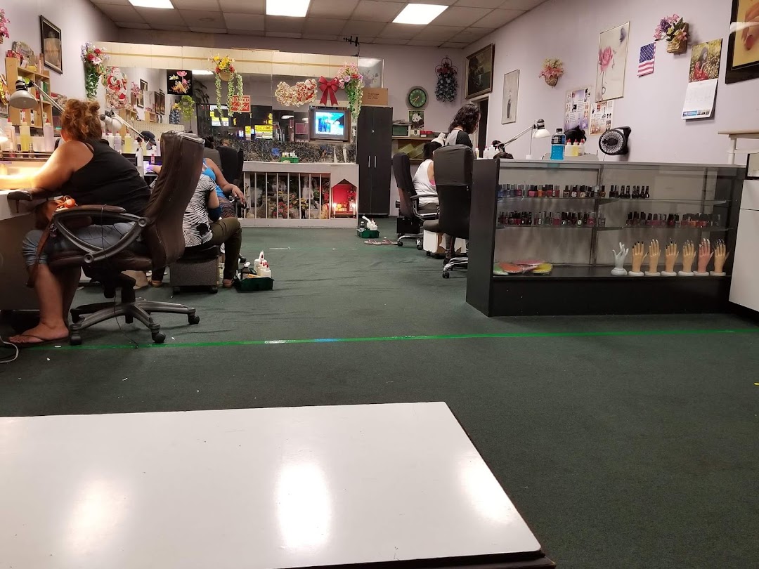 Fancy Nails studio interior on Glenoaks Blvd, Pacoima
