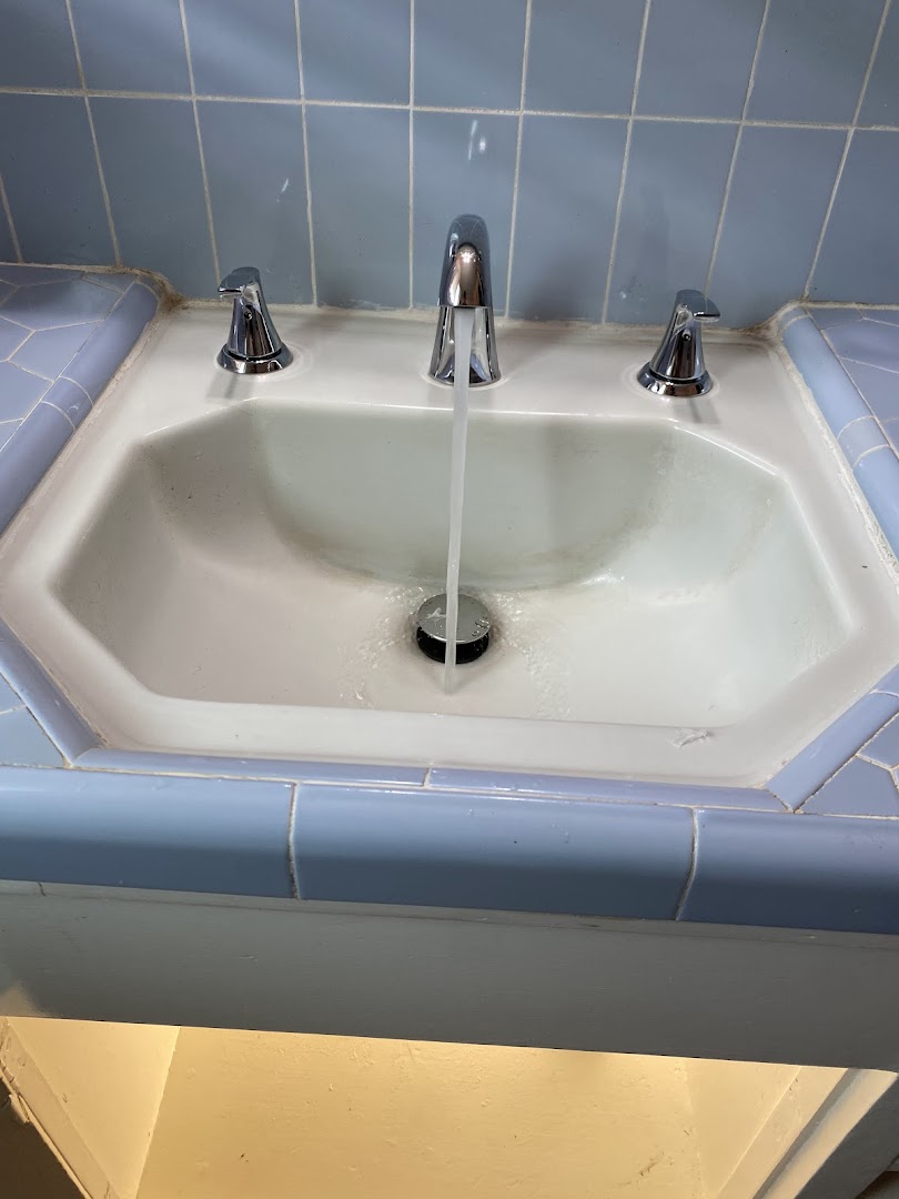 Pipe fitting and connection detail