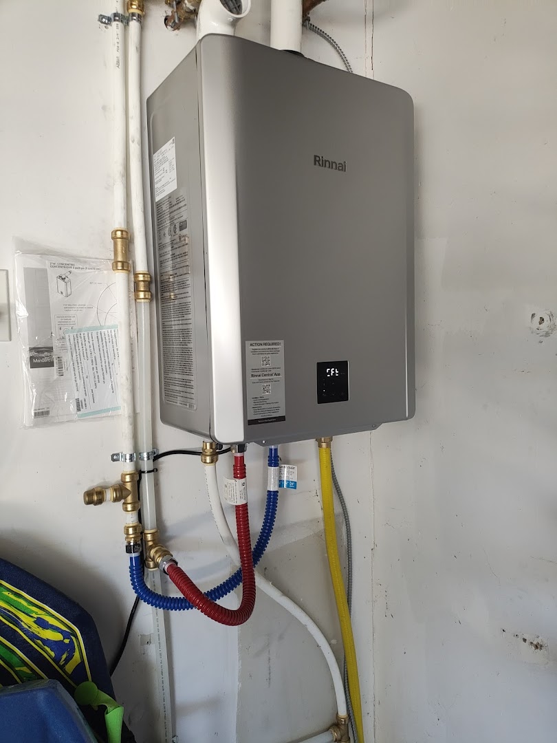 Rinnai tankless water heater — indoor installation with copper fittings