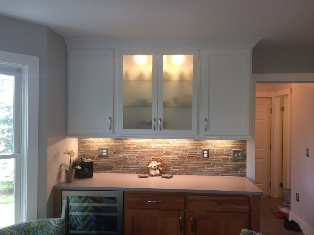 Clean outlet and switch installation by Rick's Electrical Service